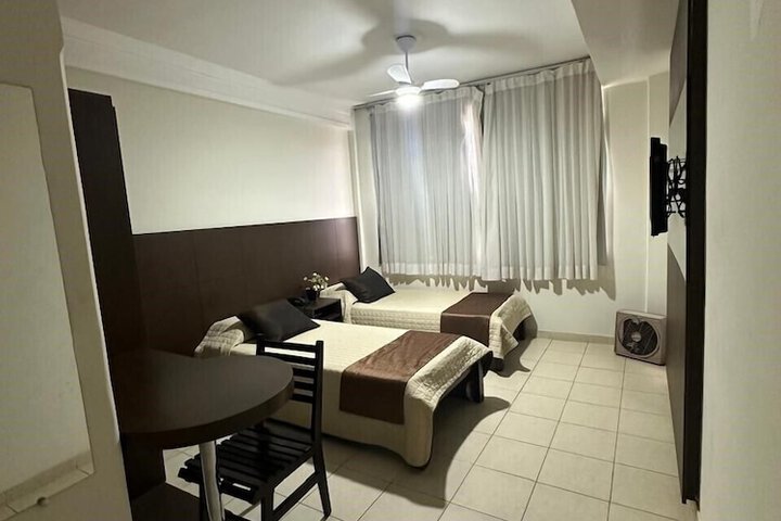 Room 5 of 18