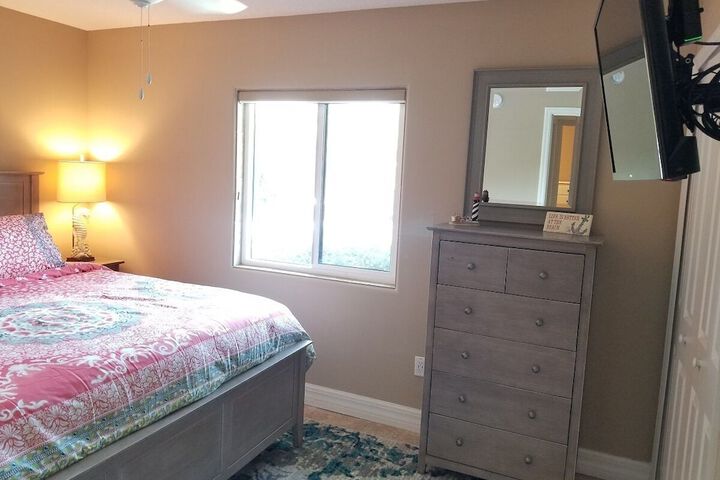 Room 2 of 32