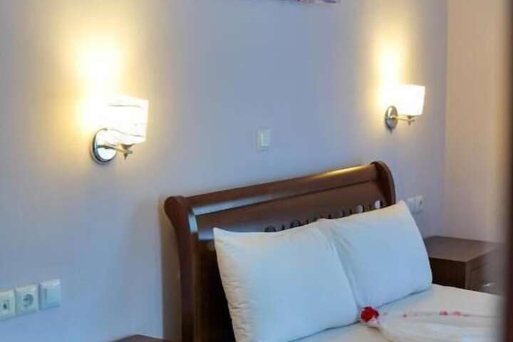 Room 26 of 103