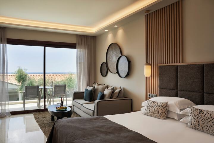 Room 52 of 180