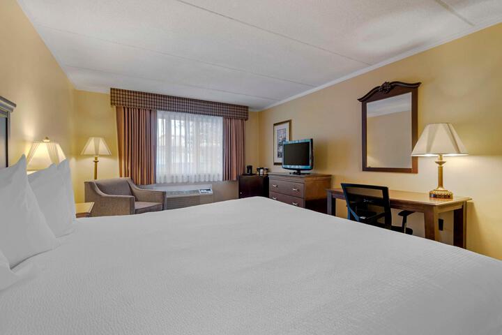 1 King Bed (23 of 30)