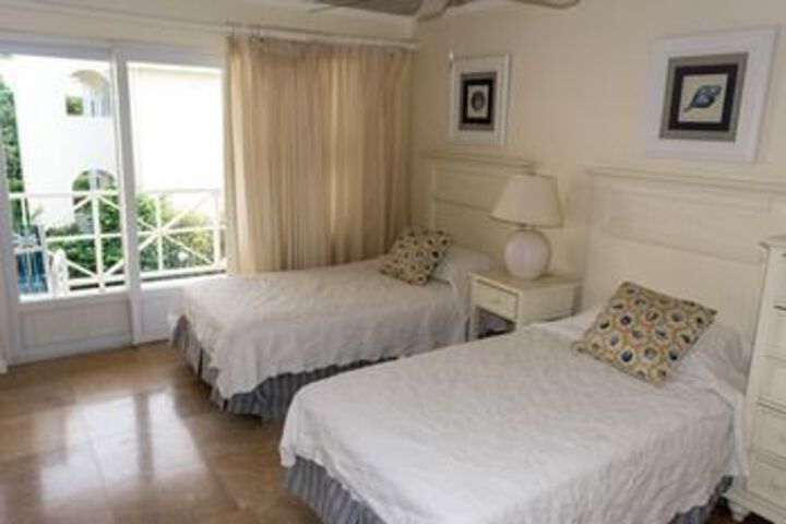 Room 10 of 37