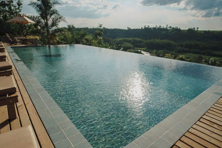 Pool 72 of 148