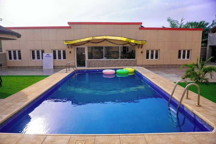 Pool 34 of 51