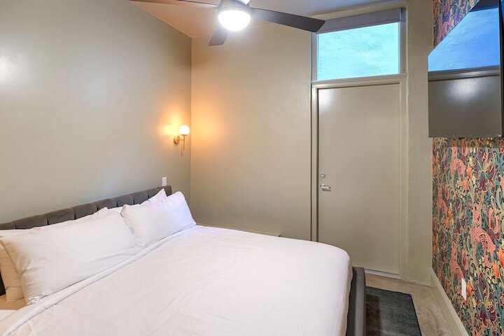 Room 14 of 79
