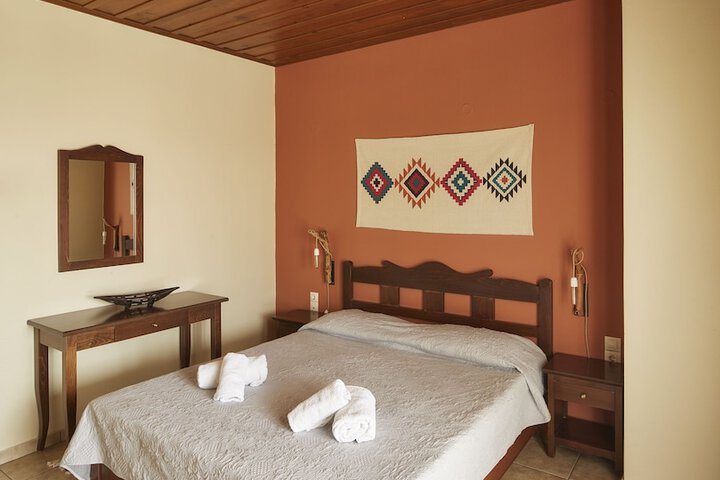 Room 4 of 50