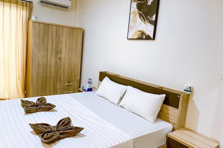 Room 4 of 37