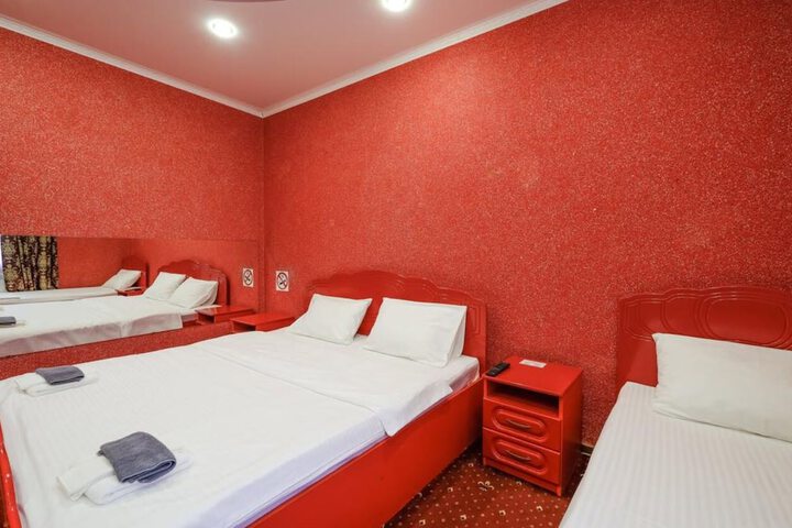 Room 12 of 27
