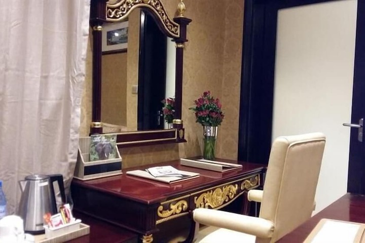 Room 8 of 78