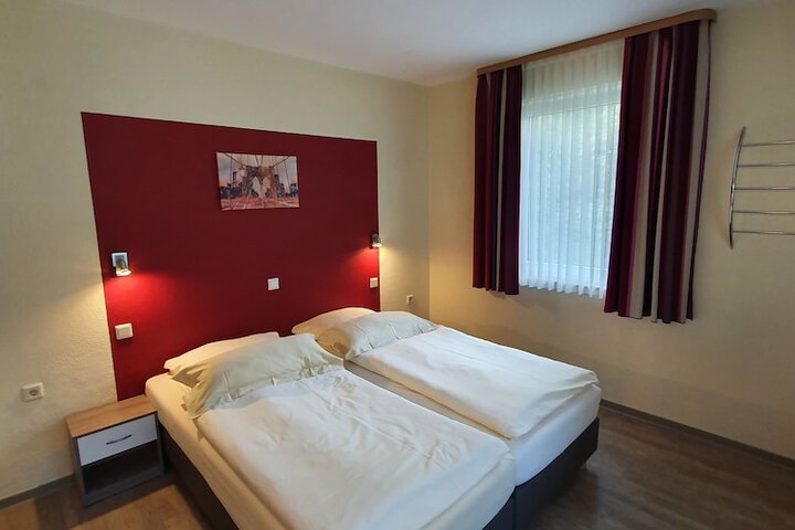 Room 6 of 46
