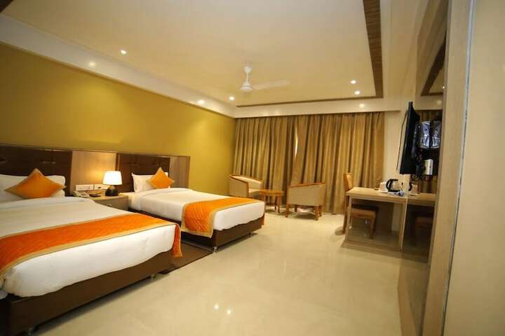 Room 9 of 36