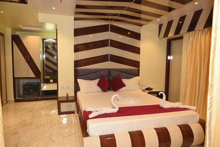 Room 2 of 24