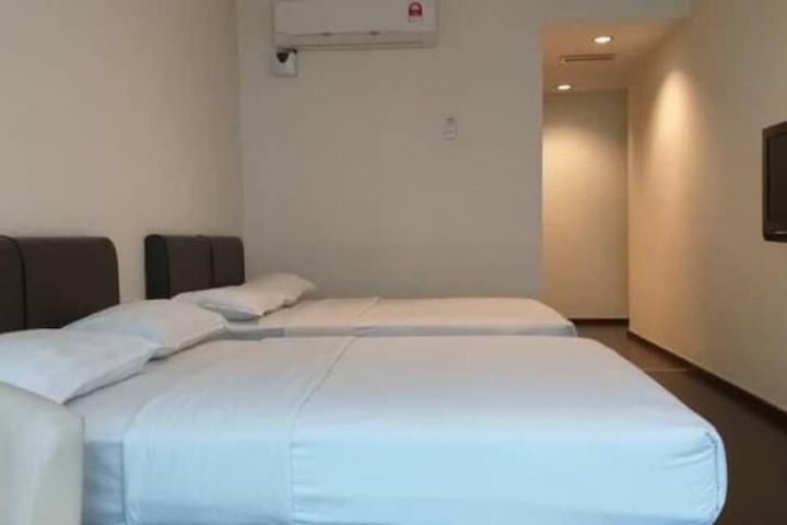 Room 25 of 60