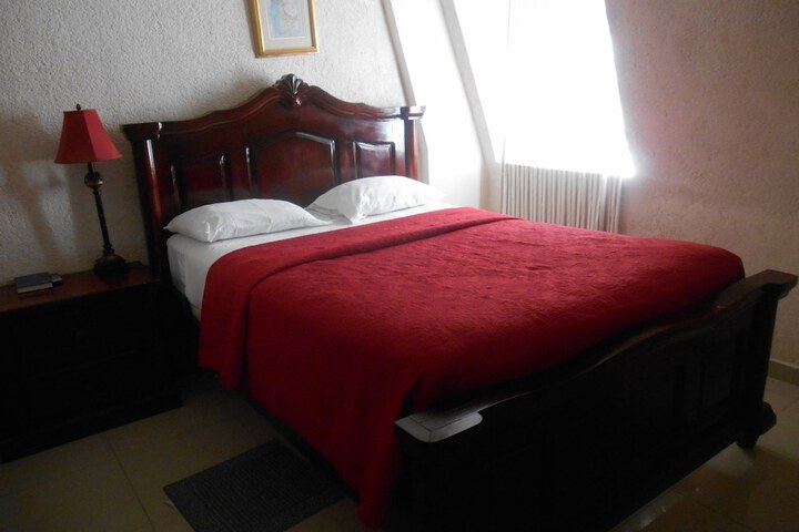 Room 15 of 36