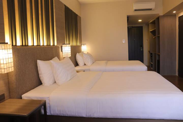 Room 5 of 32