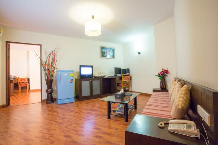 Room 4 of 79