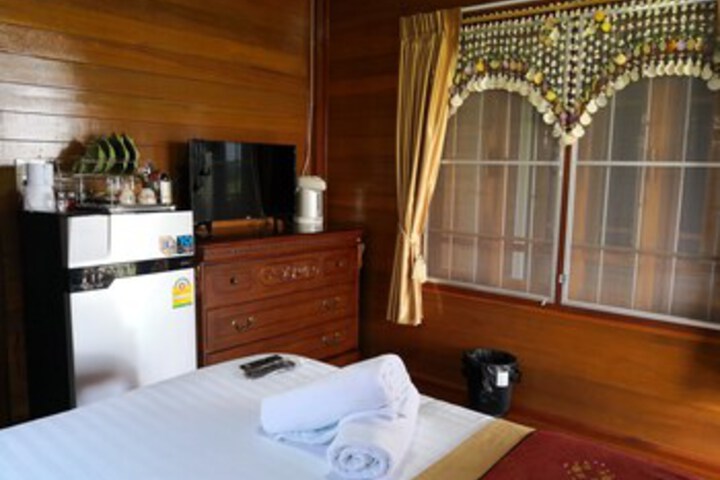 Room 32 of 38