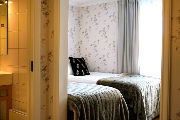 Room 58 of 334