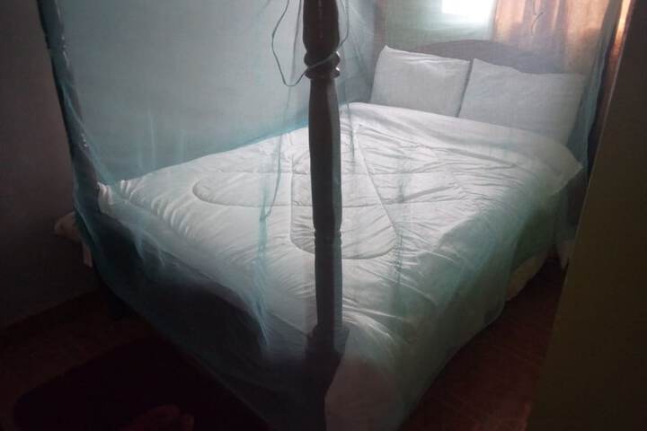 Room 7 of 19