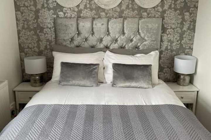 Room 5 of 27