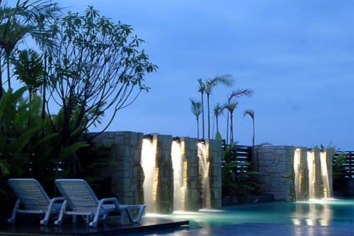 Pool 44 of 56