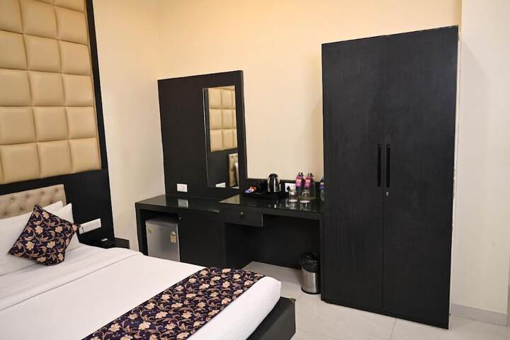 Room 28 of 59