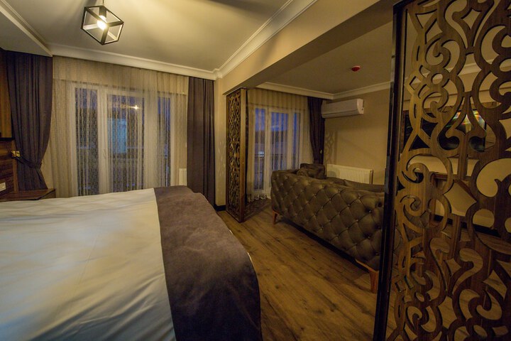 Room 17 of 48