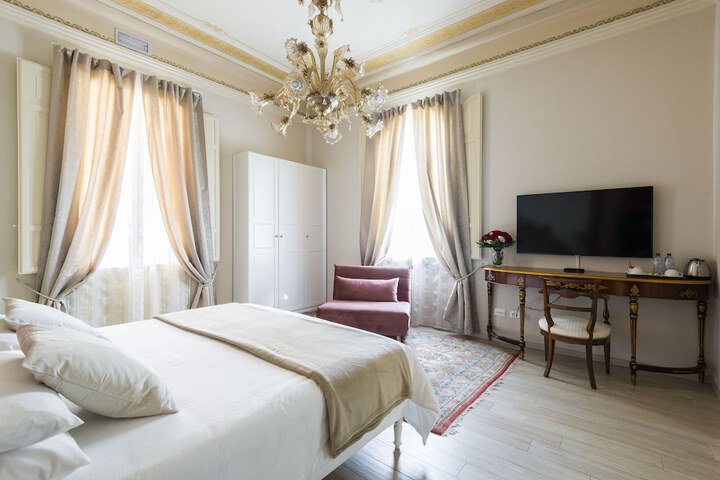 Room 14 of 48