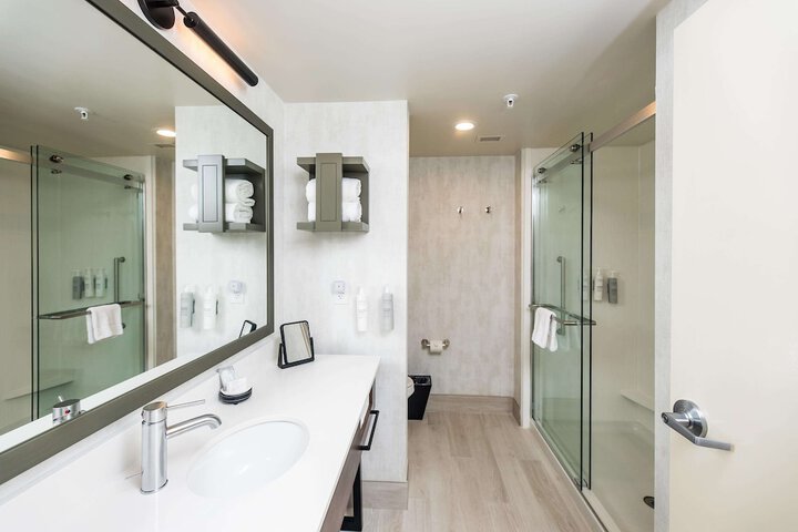 Bathroom shower