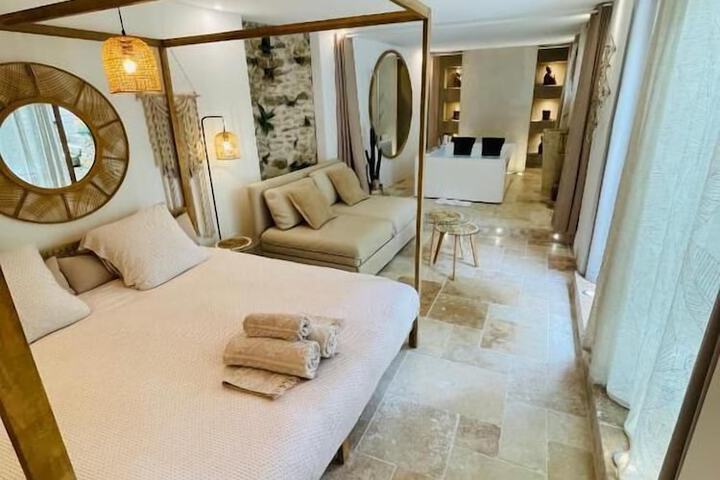 Room 8 of 42