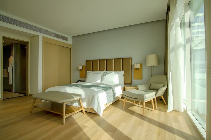 Room 6 of 63