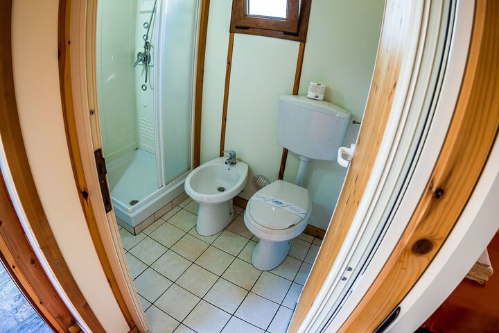 Room 9 of 16