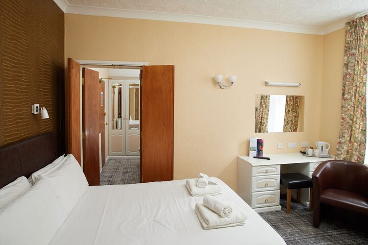 Room 10 of 61