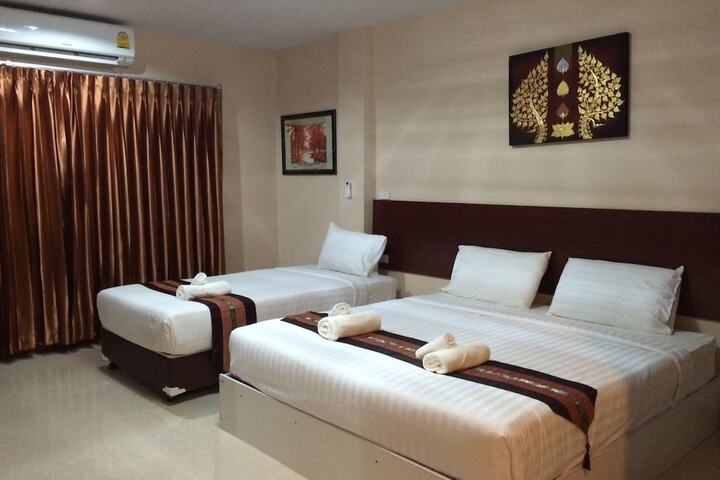 Room 25 of 128