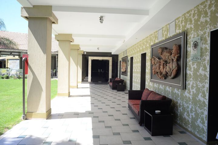 Ballroom/Hall 56 of 93