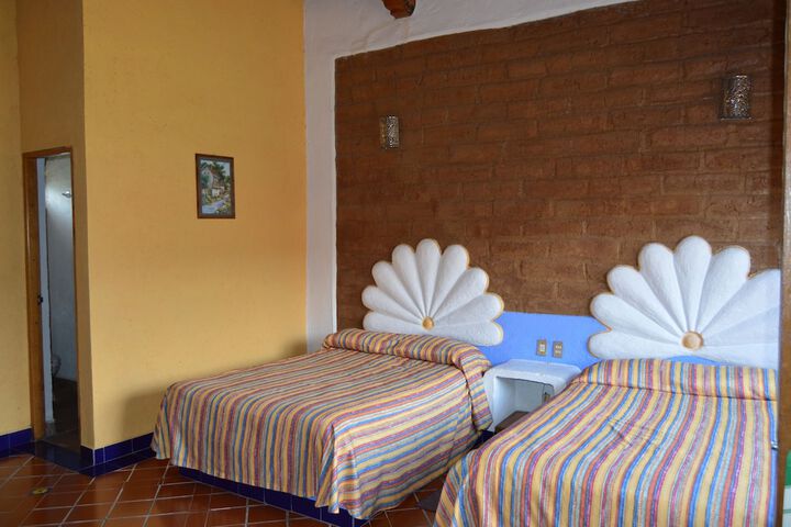 Room 3 of 43