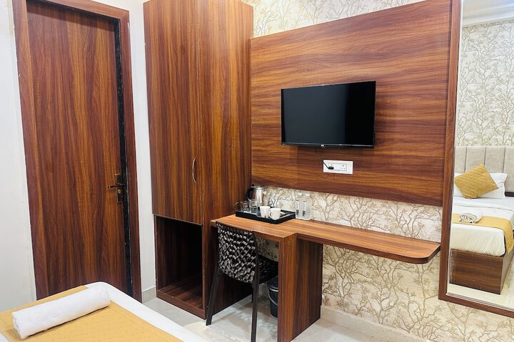 Room 16 of 74