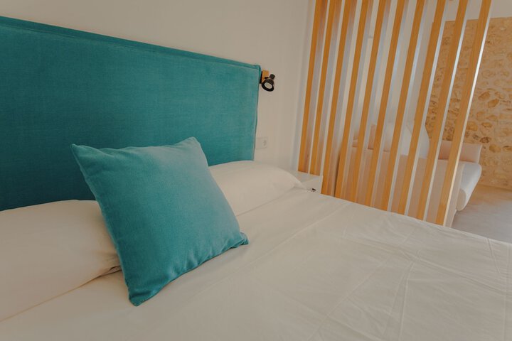 Room 2 of 26