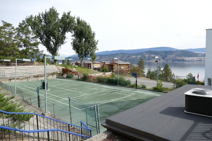 Tennis court
