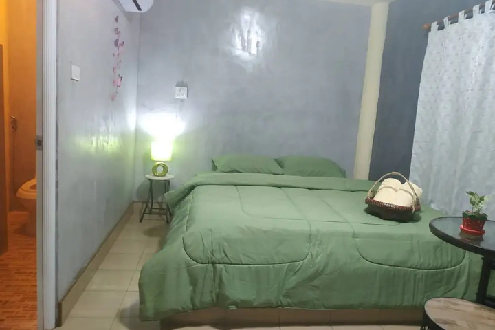 Room 4 of 11