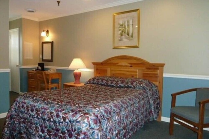 Room 10 of 15