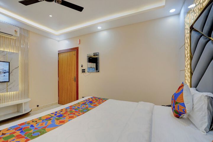 Room 13 of 43