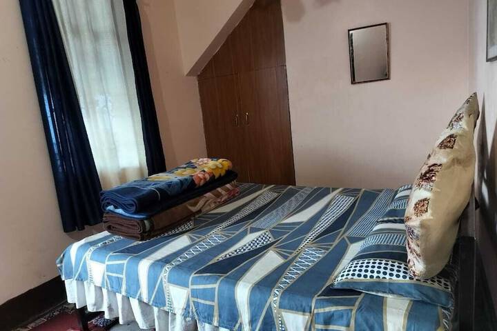 Room 44 of 77