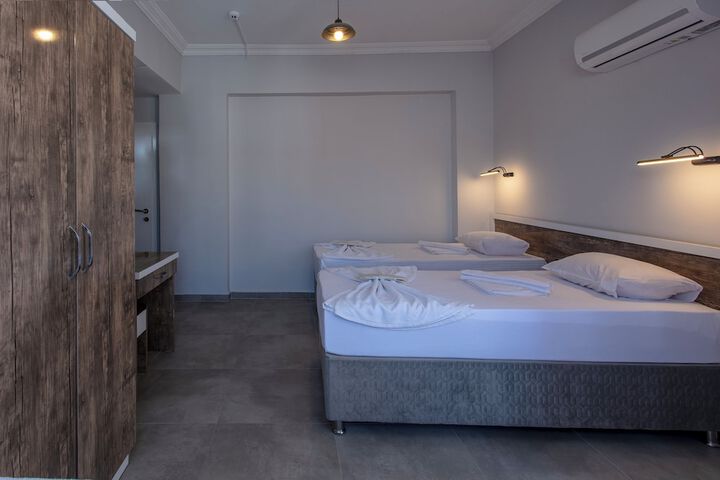 Room 3 of 59