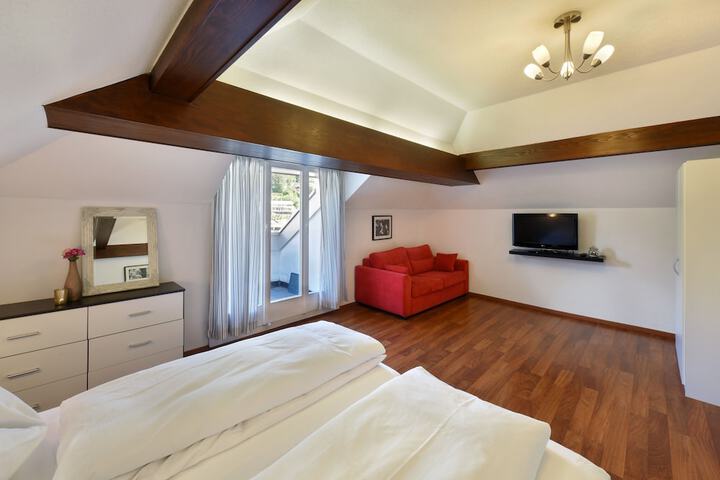 Room 20 of 103