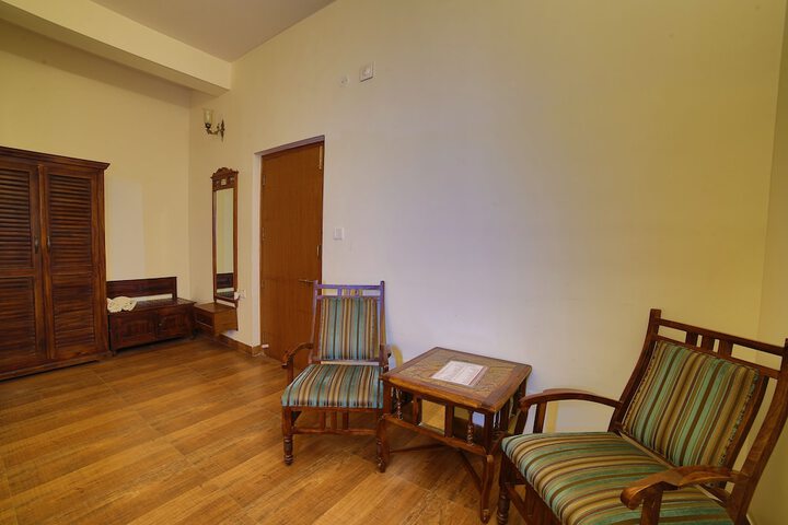 Room 51 of 77