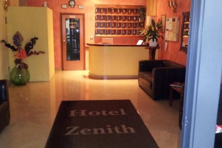 HOTEL ZENITH