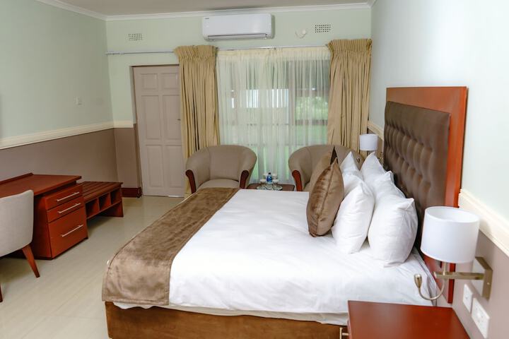 Room 6 of 42