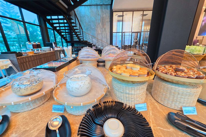 Dining 154 of 255