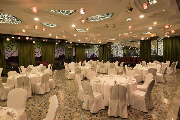 Ballroom/Hall 39 of 50